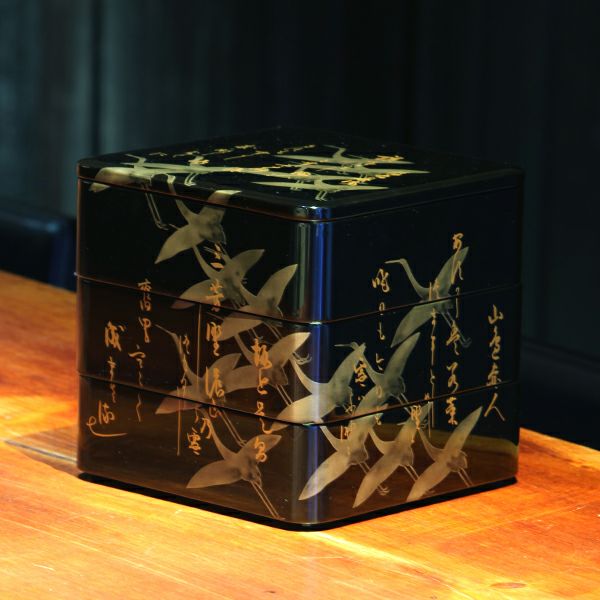 宮内庁御用達 漆器 山田平安堂】【継承工房】三段重 和歌蒔絵 | 漆器