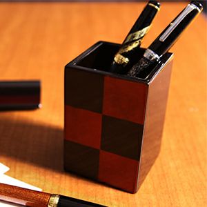 ステーショナリー（ボールペン・万年筆・デスク小物など）｜宮内庁