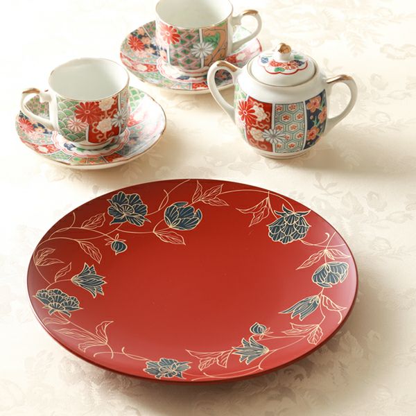 宮内庁御用達 漆器 山田平安堂】丸皿 牡丹唐草／花園 | 漆器 山田平安